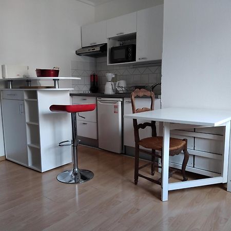 Studio 25 M2 Centre Uriage Saint-Martin-dʼUriage Quarto foto